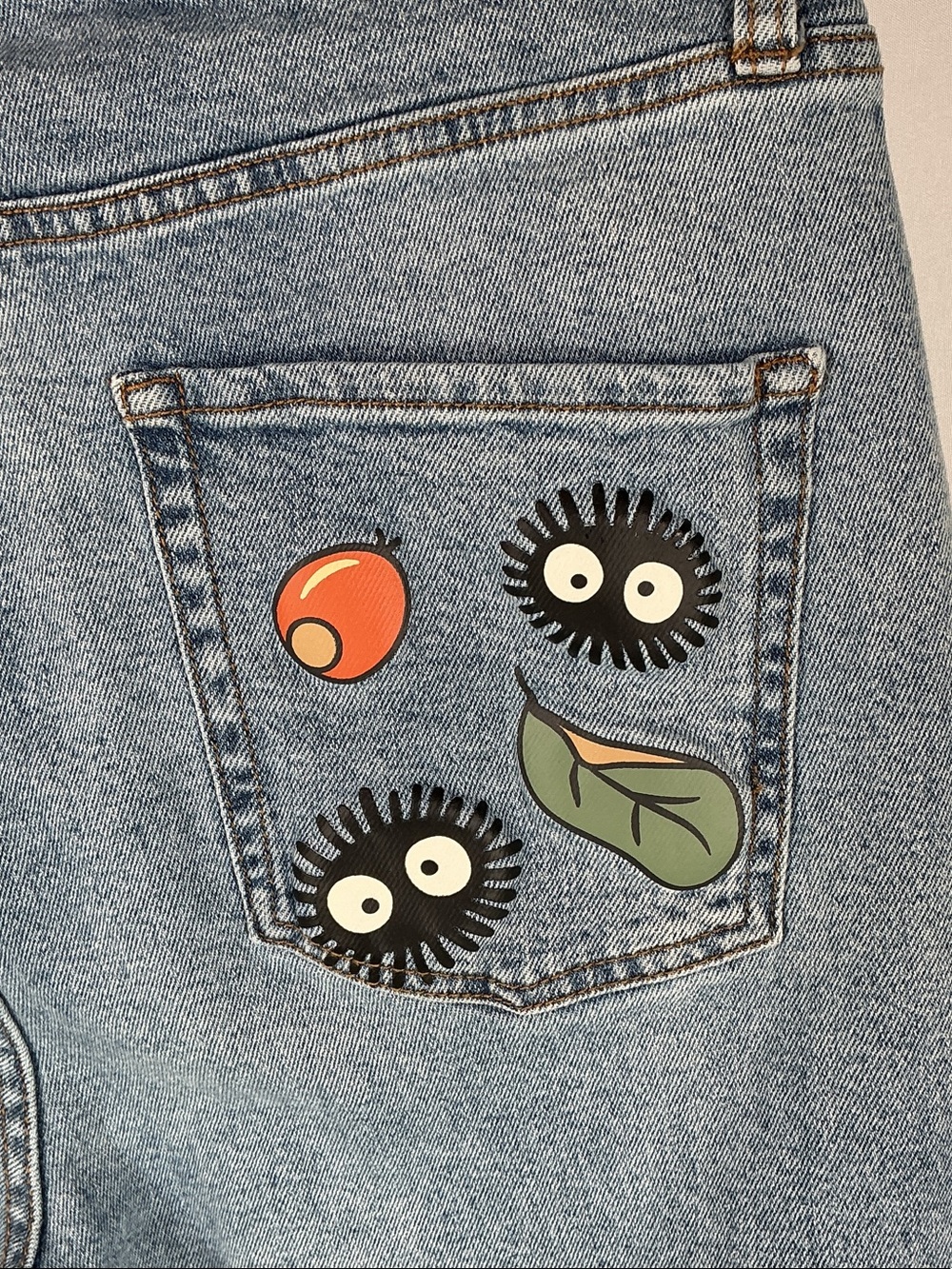 Her Universe My Neighbor Totoro Mom Jeans Hot Topic Ghibli Light Wash Denim 13 - Picture 8 of 16